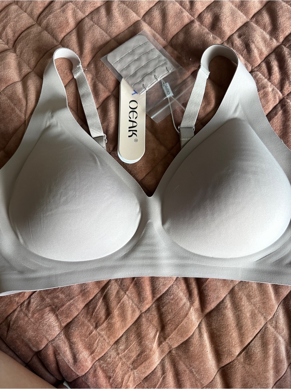 Light Gray Seamless T-Shirt Bra — Smooth Molded Cups